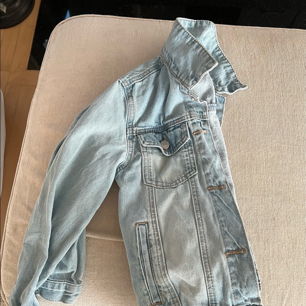 Girls 9/10 Jean Jacket. forever 21.